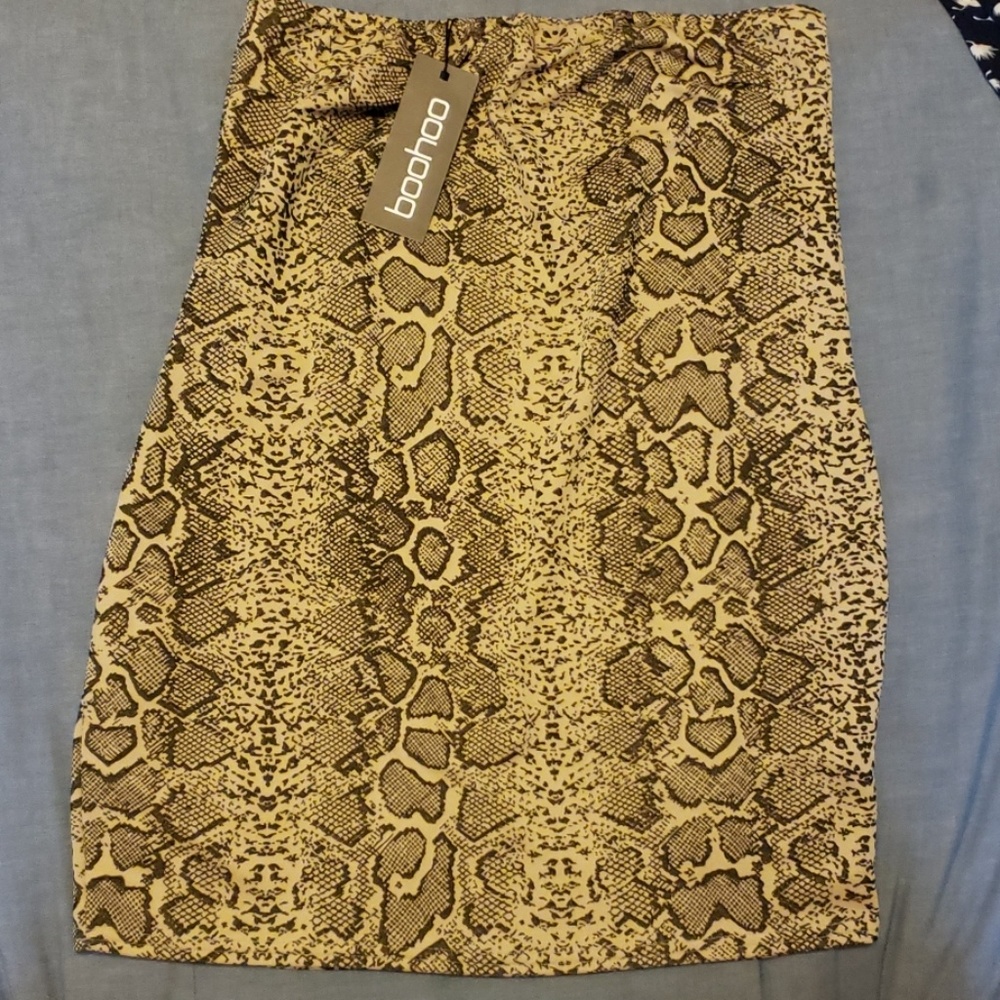 Snakeskin print skirt